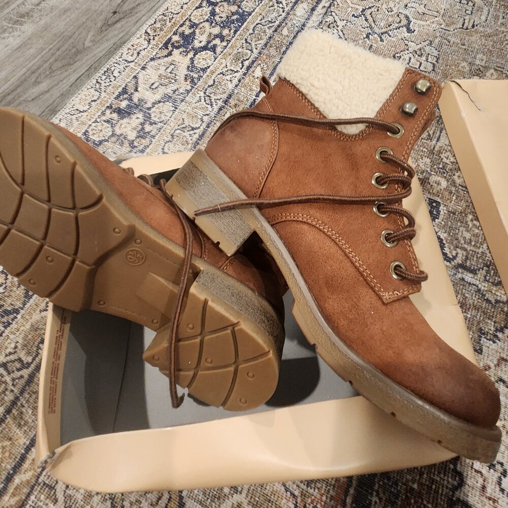 Fur lined boots